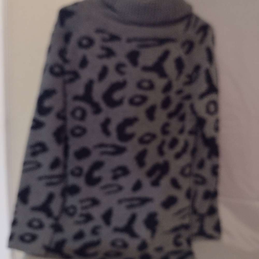 Sweater - Picture 2 of 2